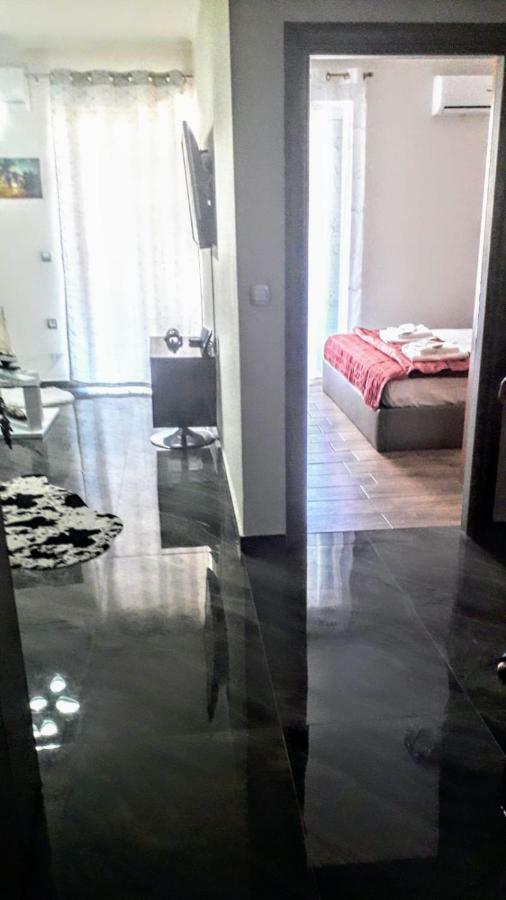 Tony Central Luxury Apartment 1 Chania  ภายนอก รูปภาพ